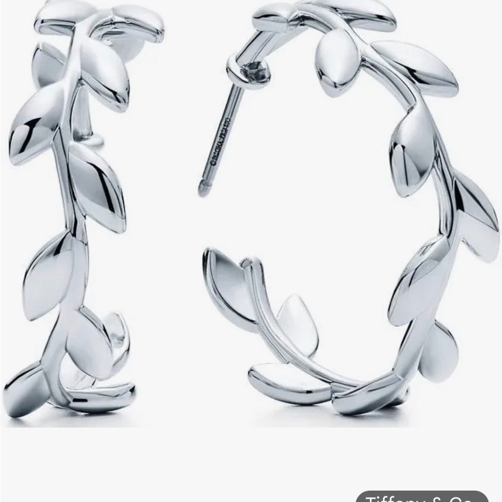 Tiffany & Co. Silver Floral Leaf Wreath Earrings - Picture 3 of 3